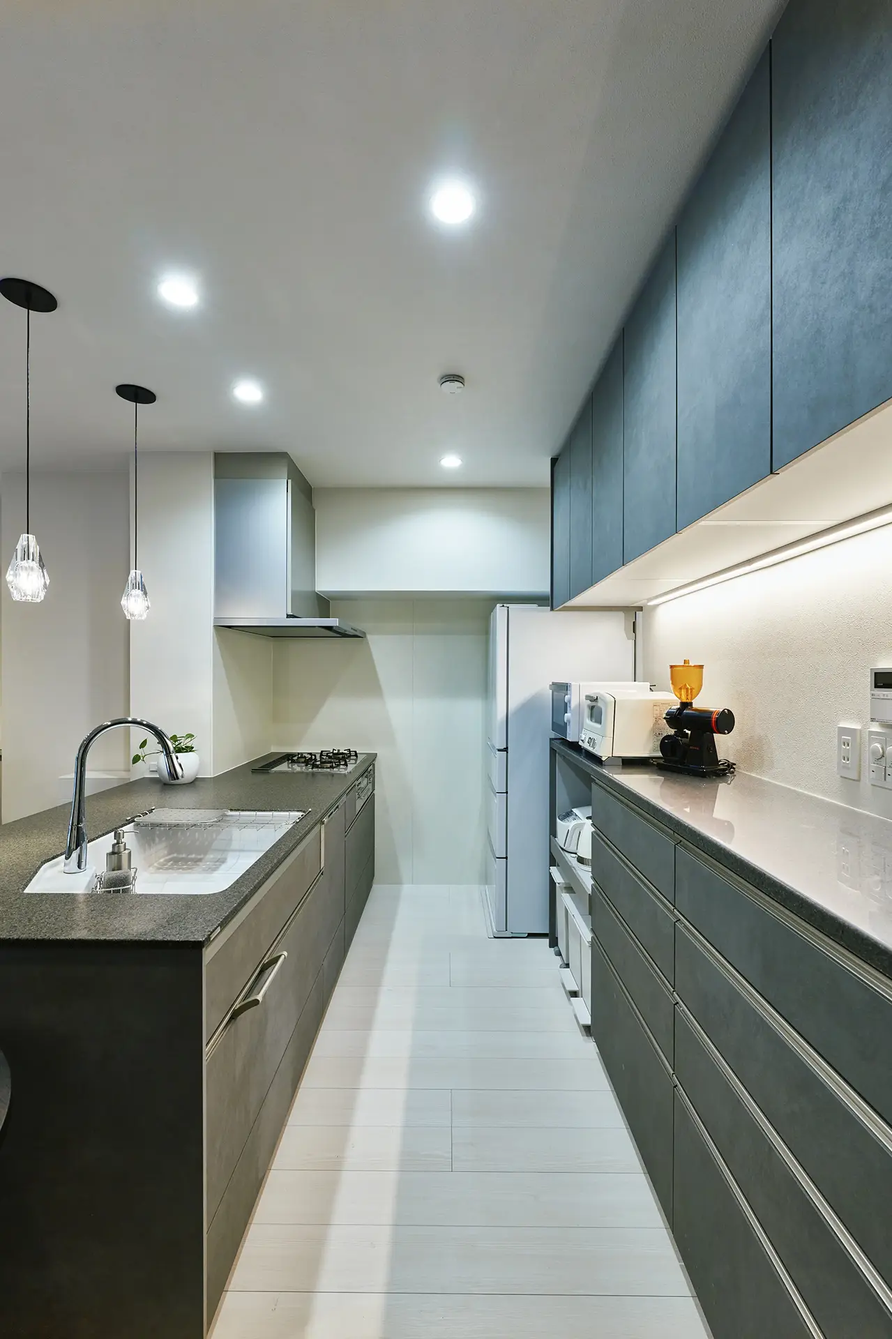 コンパクトながら使い勝手のよいキッチン