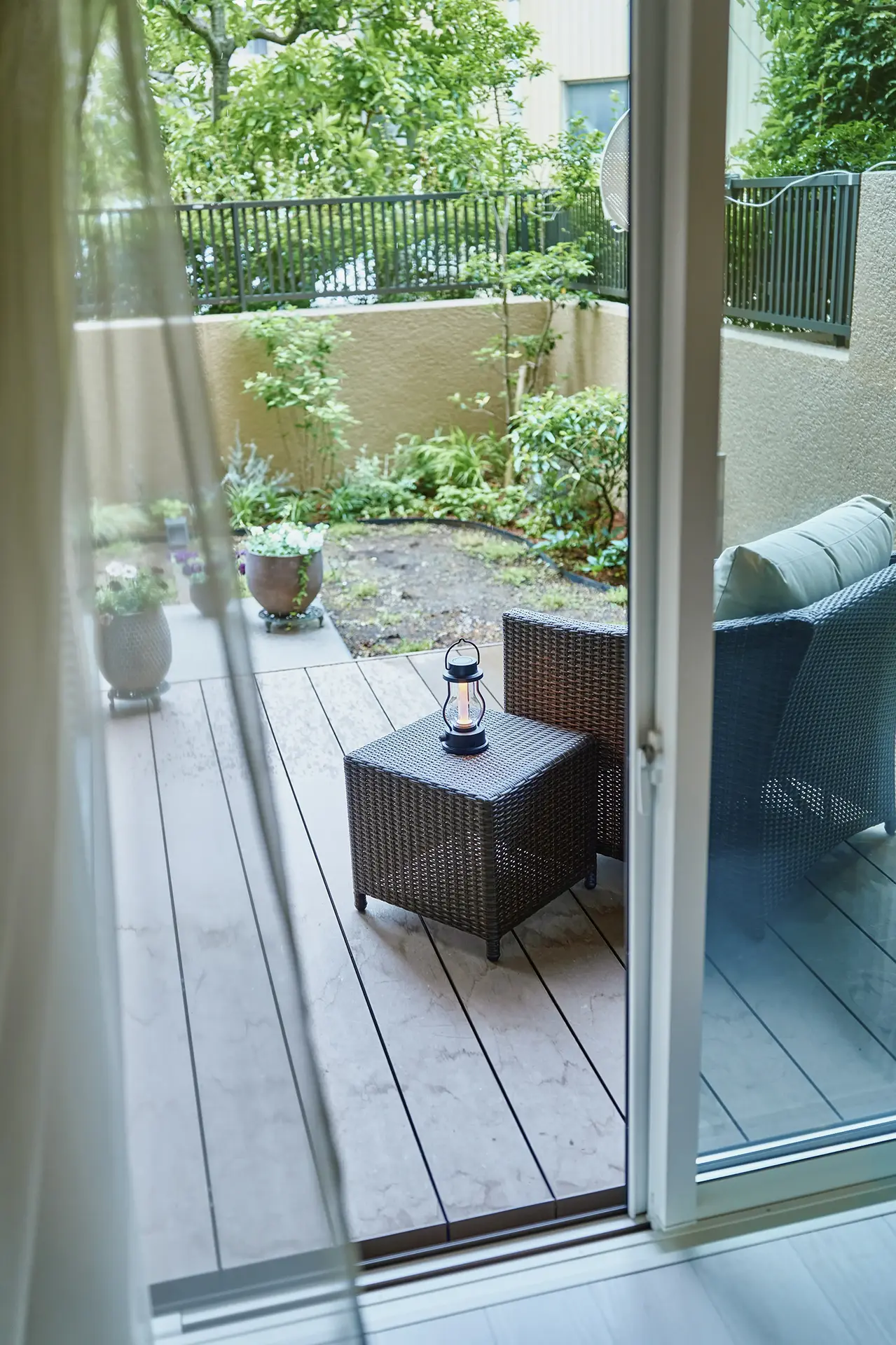 屋外のテラス空間もあわせてリノベーション