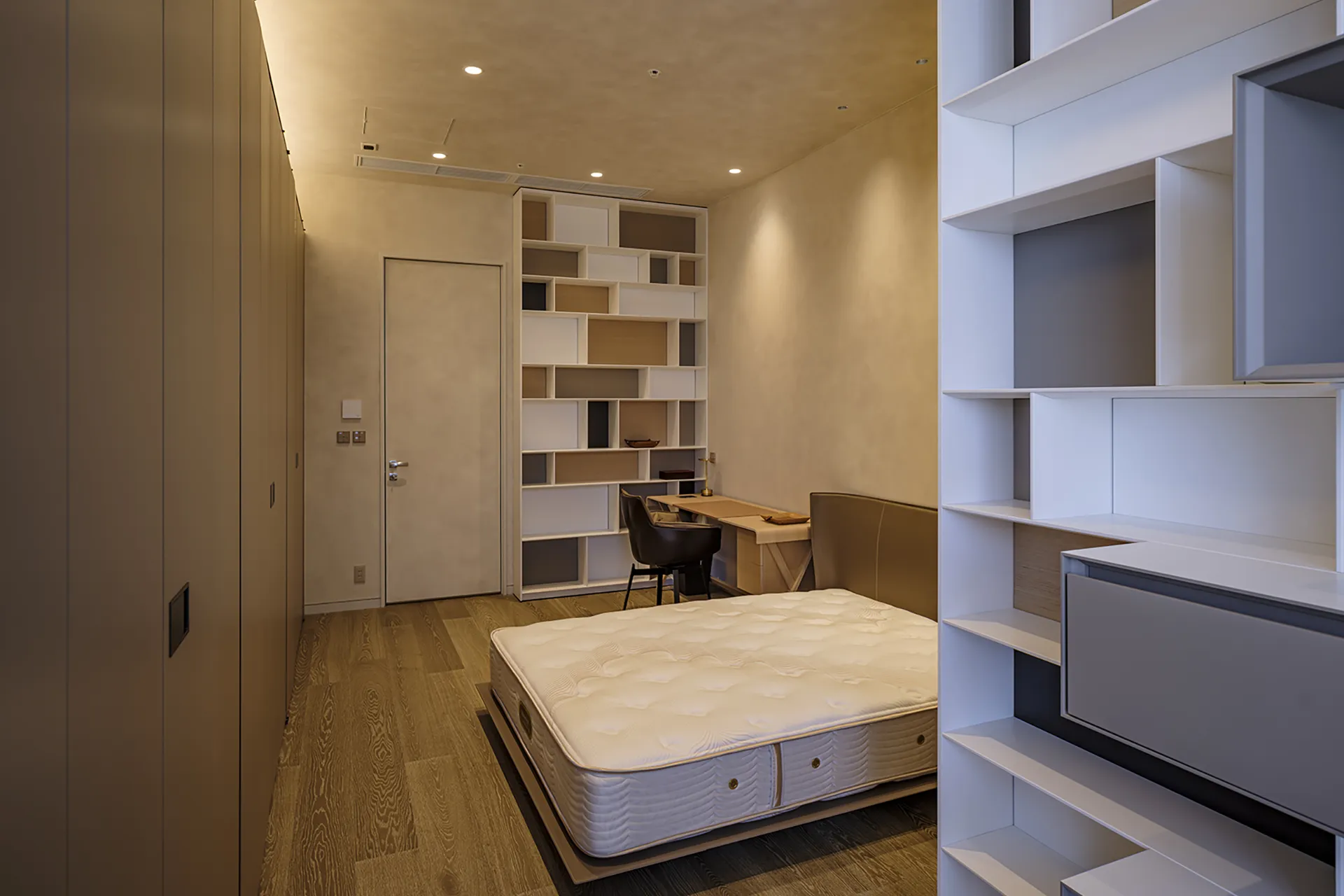 スペースを有効活用する細かな寸法の調整が随所で行われている