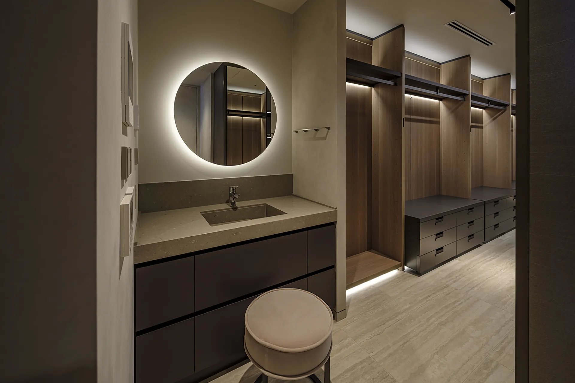 ウォークインクローゼットの洗面台