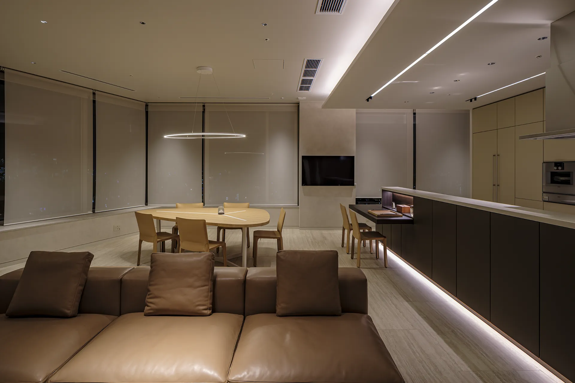 光と素材使いで空間に調和をもたらす