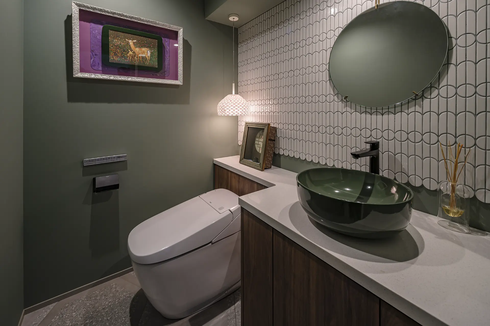 他の居室と同じくお施主様の世界観が表現されたトイレ