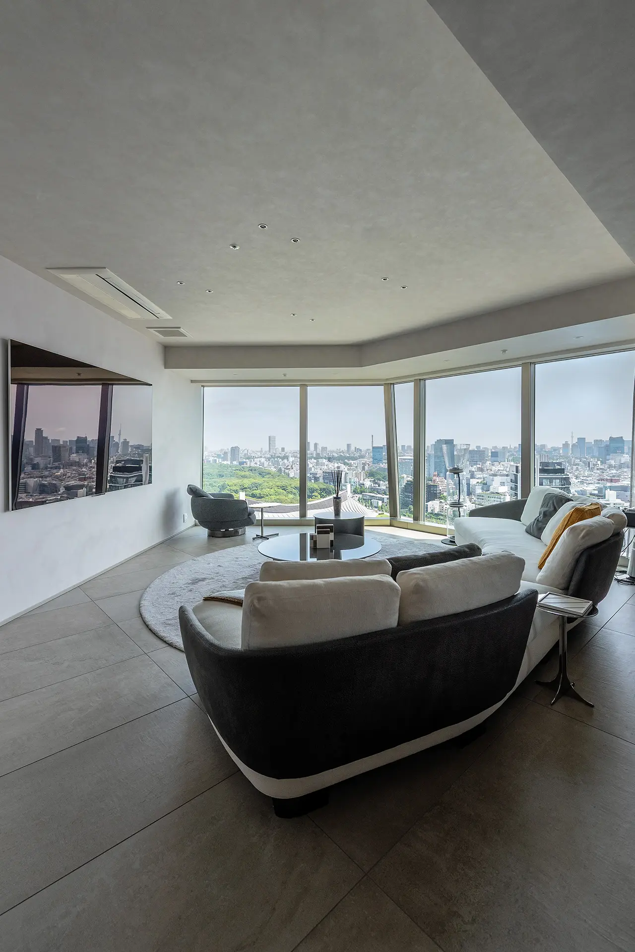 大判タイルで仕上げたフロアー