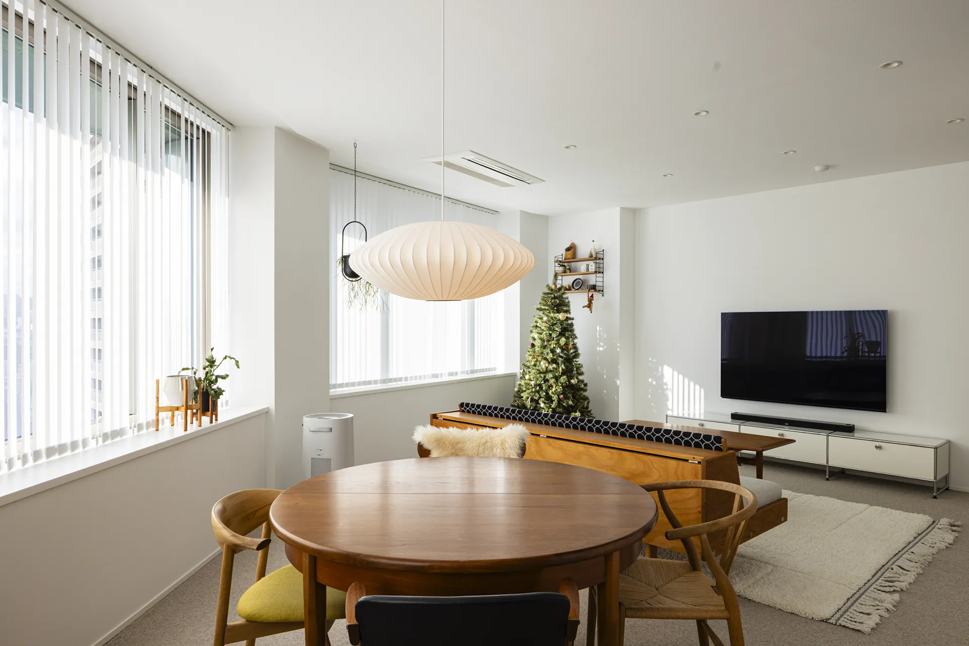 お施主様セレクトの北欧テイストの家具が並ぶ