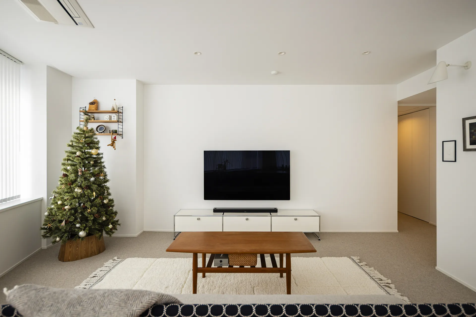 シンプルなデザインのリビング